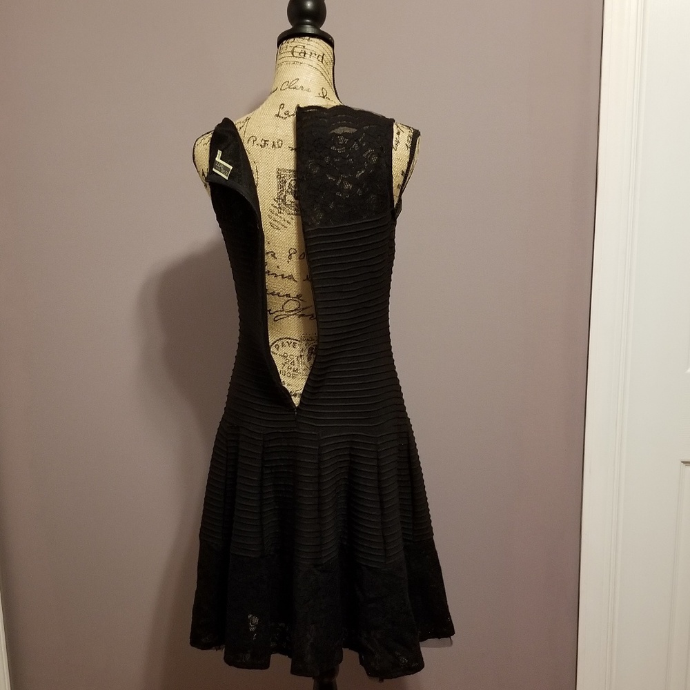 Dress - Picture 3 of 8